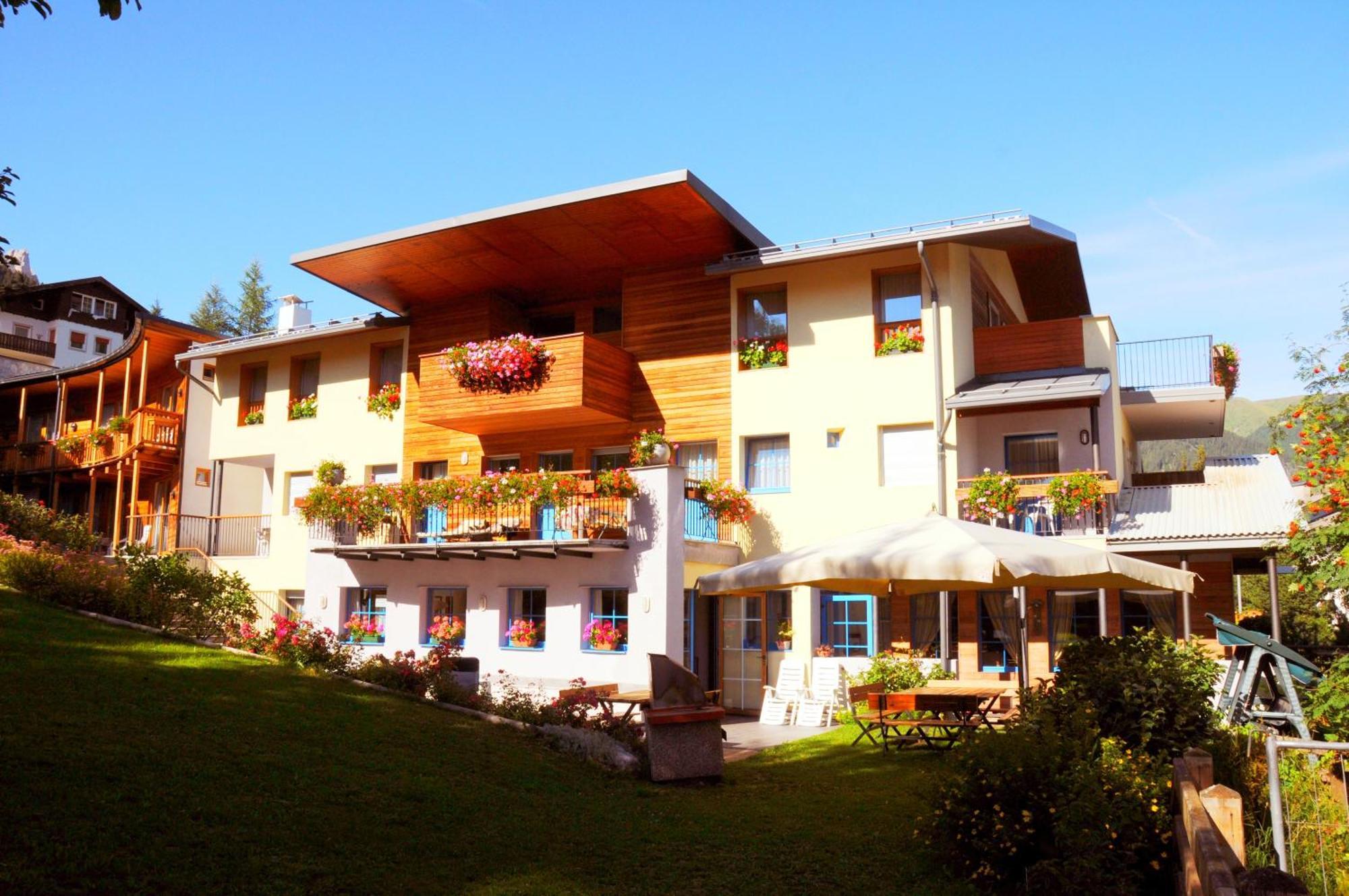 Hotel Garni Enrosadira Vigo di Fassa Exterior foto